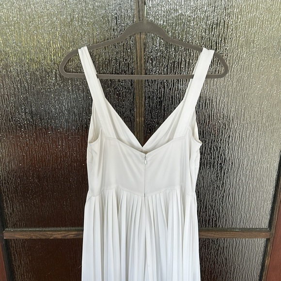 Vince Pleated Jumpsuit In Optic White V-Neck Sleeveless Size 6 - Picture 10 of 12